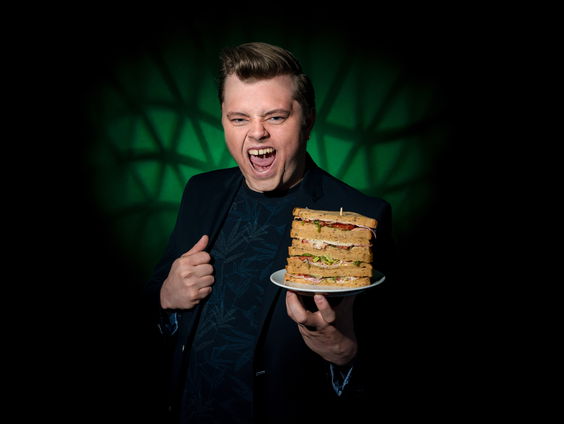 ALMELO CUSTOMS HAALT GELD OP VOOR STAMKROEG