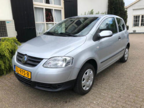 Knipperlichtliedje: een zilveren VW Fox