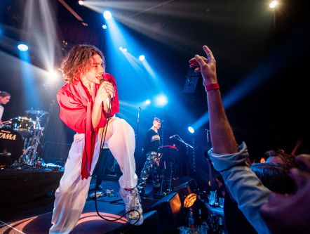 Sports Team wist in 2017 al dat hun debuutalbum in 2020 op #1 in de UK zou belanden