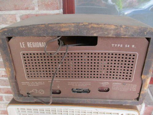 Remco gooit live op de radio zijn 59 jaar oude radio weg, in ruil voor een nieuwe DAB+ radio