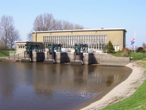 Medewerker van de Dag Jelle zorgt ervoor dat wij geen natte voeten krijgen