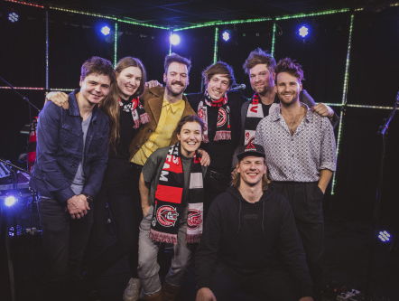 Versla Dotan in zijn trollengrot en leer autotune van Famke Louise in de videogame van Avi On Fire