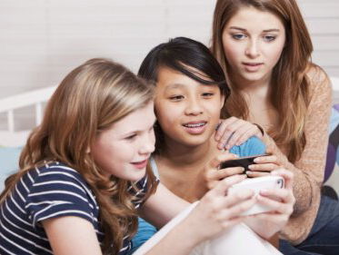 Is het schadelijk voor kinderen dat ouders zo controlerend zijn tegenwoordig?