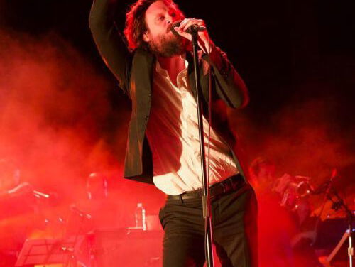 Father John Misty klinkt heel lief, maar is dat ook zo?