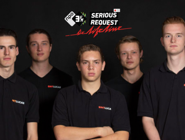 Radio SintLucas haalt geld op met hun eigen glazen huis