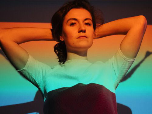 Someone: "dit is een tribute, een warm afscheid aan Daniel Johnston"