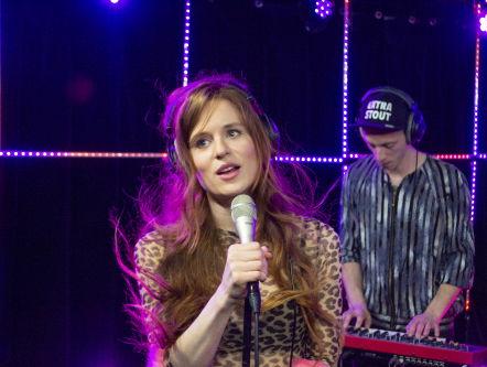 MEROL doet een benefietshow voor de Amazone: 'Het gaat om de toekomst!'