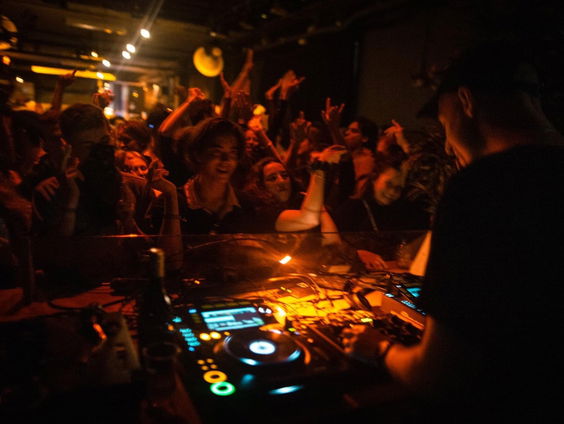 Nachtvlinders opgelet: maart is de Maand van de DJ op 3FM!