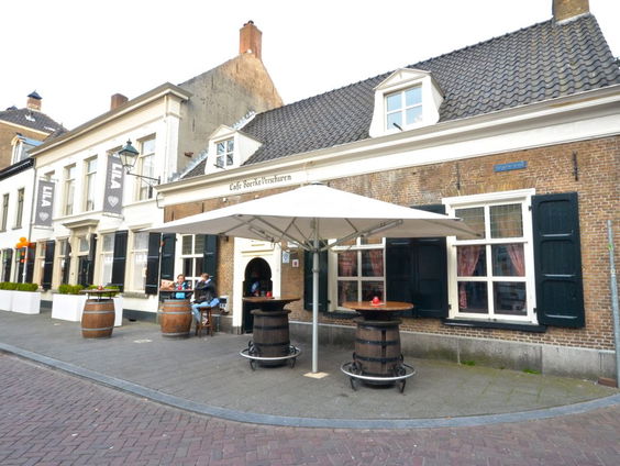 Caféhouder in Breda 'verkoopt' z'n café op Marktplaats