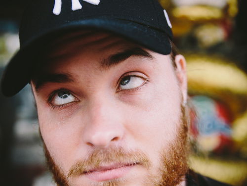 Song18: Donnie gaat het allersnelst op De Jeugd van Tegenwoordig