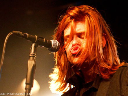 The Amazons: 'Ik heb bijna iemand gespietst met mijn drumstok'