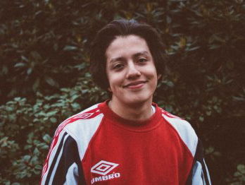 Joy (23) beandde vooraan bij Boy Pablo op Lowlands: 'Iedereen liet me voor omdat ik zo klein ben!'