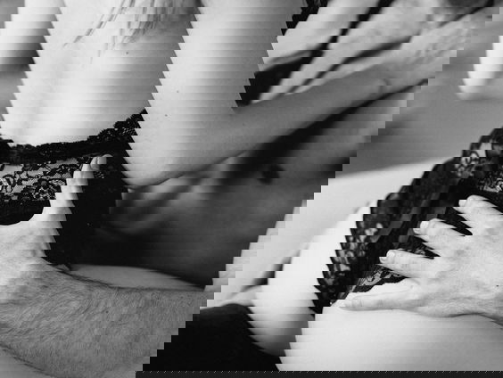 Een ingelast seksloket met een hele blije winnaar!