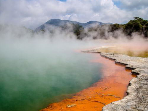 Backpack Track: Rients reed langs de zonsondergang met Phoebe Bridgers