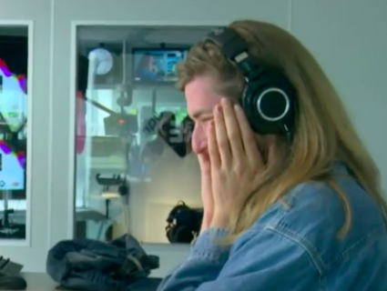 Rode Micra: Met poep in je broek je krantenwijk uitlopen