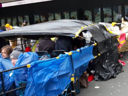 Isabelle stond 12 uur in de rij voor @twentyonepilots.. en dat klonk zo! #3FM #firstinline #twentyonepilots