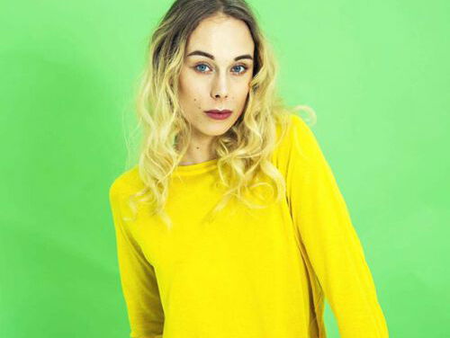 Jody loopt als eerste transgender model topless over de catwalk van Amsterdam Fashionweek