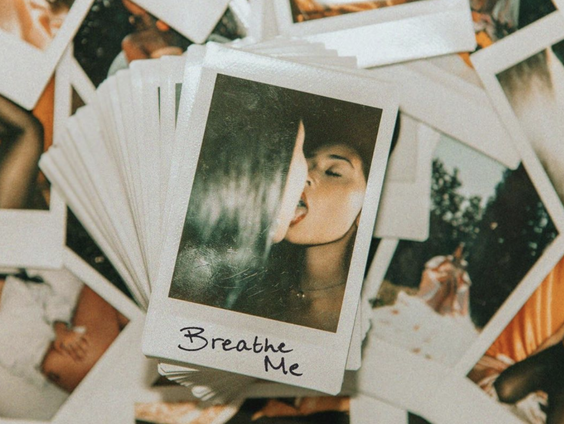 Breathe me is de spiegel die de toxic treats van Maya Mae toonde