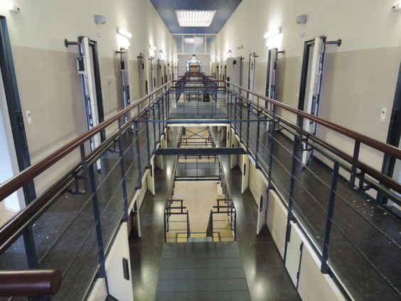 Misdaadverslaggever Vico Olling over ontsnapte gevangenen in Nederland