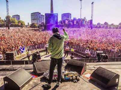 Gerry Cinnamon past volgens Ellen perfect in een Engelse pub!