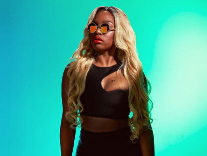 Bellen met I Am Aisha