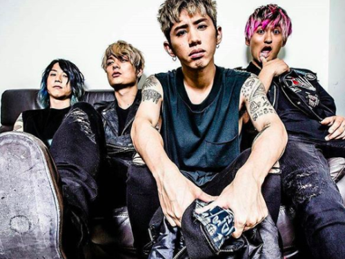 Patrick hoort een krachtige boodschap in deze Japanse band!