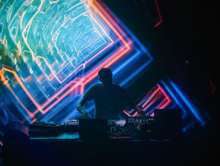 Dansen met je ogen dicht in de DJ Shortlist van Jon Hopkins