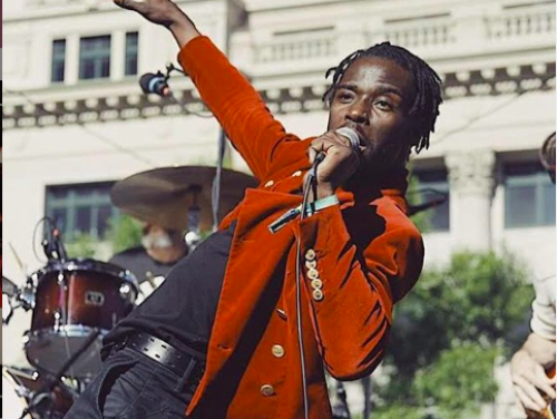 Colors van Black Pumas is het perfecte liedje voor in de file volgens Rachel!