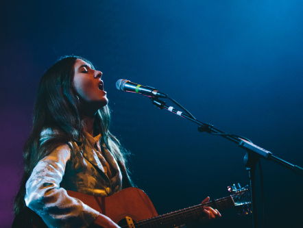 Was Erbij: "Het nieuwe materiaal van Weyes Blood is echt fantastisch"