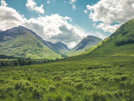 Backpack Track: Suzanne zoekt hobbits met DNCE