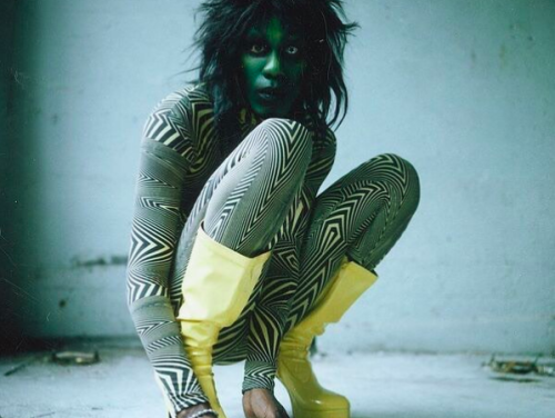 Hé, daar is René van de ANWB en hij neemt nieuwe muziek mee!