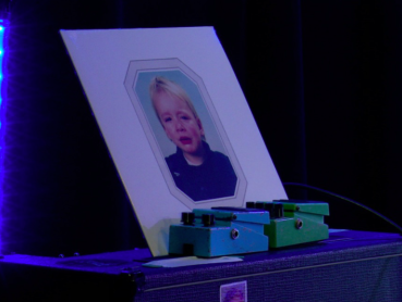 De onthulling van de huilende baby