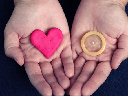 Mandy Woelkens & Luc in gesprek met sekswerker Foxxy Angel. Waarom mogen zij nog niet aan het werk?