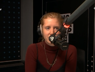 Esther de Jong zingt haar dagboek! #elevatorpitch