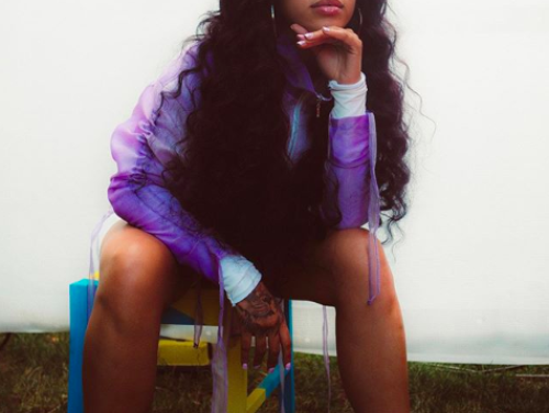 Ella Mai is het medicijn voor de zieke Rivka