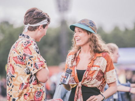 Festivaldilemma: elke nacht een natte slaapzak OF alleen maar gepureerde pannenkoeken eten