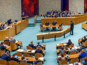 Naar welke muziek luisteren de jonge politieke partijen?