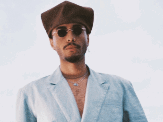 How Many X van TRIOMPHE is een nieuw begin