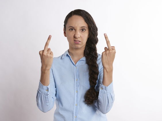 Waarom halen vrouwen andere vrouwen naar beneden om zichzelf beter te voelen?