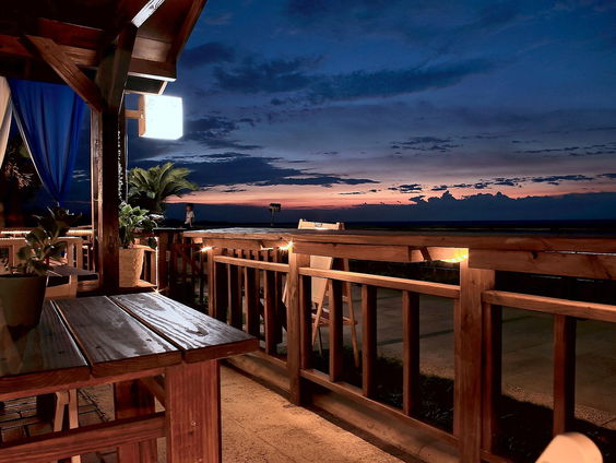 Waarom gaat deze strandtent voor 1 juno al open?