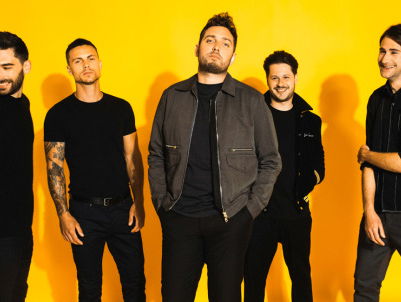 Naomi vraagt een oude bekende aan in de inbox!