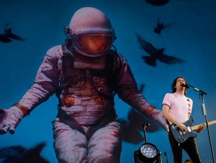 Je Weet Nooit Wat Je Krijgt Request: Snow Patrol versus The War On Drugs