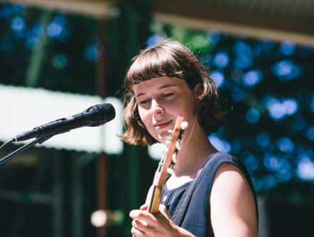 Harold wil zijn zwangere vrouw verrassen met kaartjes voor Luwten