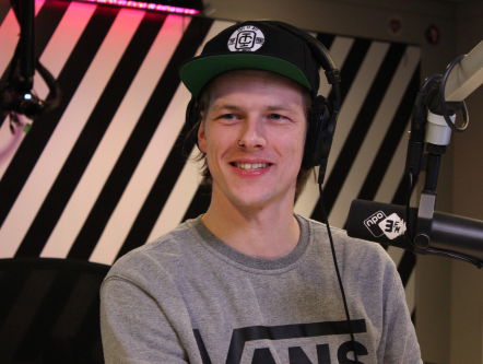 Sander brengt een ode aan de avondshow!