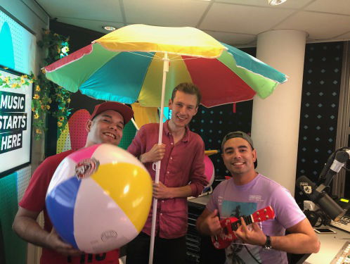 Dos Hermanos op standje ZOMER! #3FM #weekrap @DOSHERMANOS_