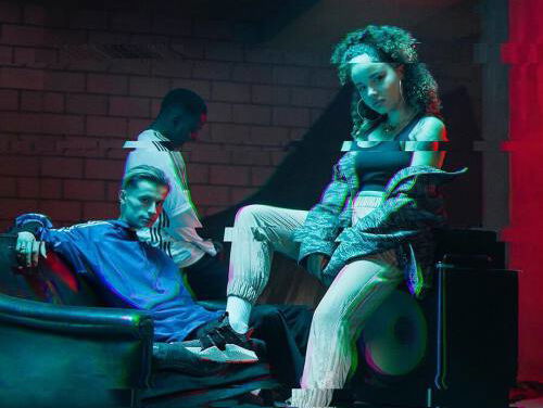 Maura scoort haar nieuwe muziek op Instagram!