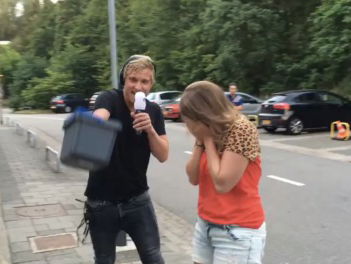 Jauke (Jouw Ochtendshow) wordt nat van Kevin