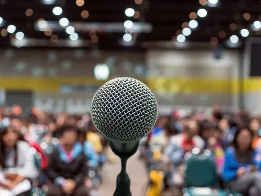 Wereldstotterdag zet schijnwerper op mensen die stotteren