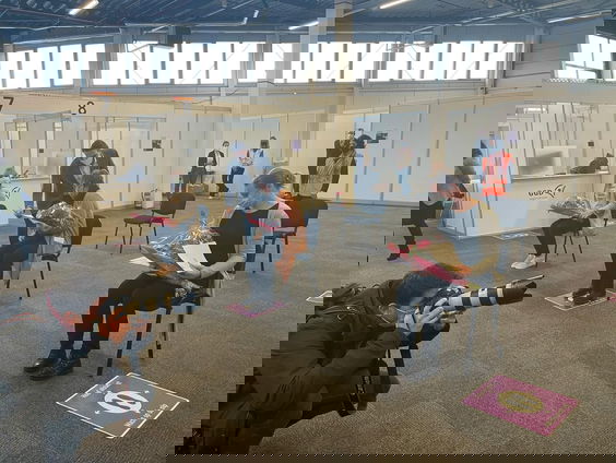 Shaquille gaat naar de eerste Vaccinaties in Houten!