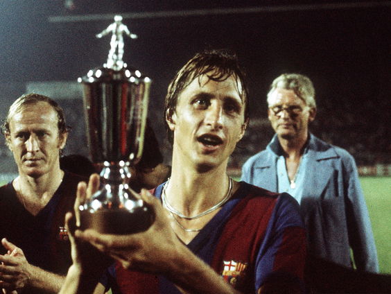 Terug naar Toen: Bayern slacht Ajax in afscheidswedstrijd Cruijff